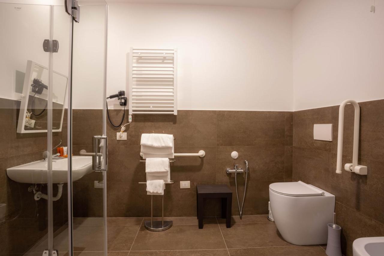 V Hotel Ankona Zewnętrze zdjęcie