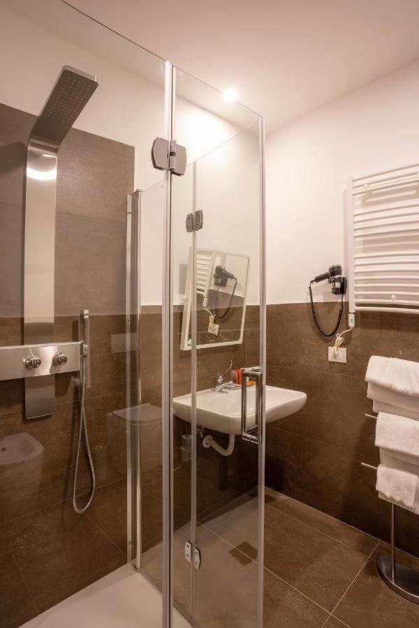 V Hotel Ankona Zewnętrze zdjęcie